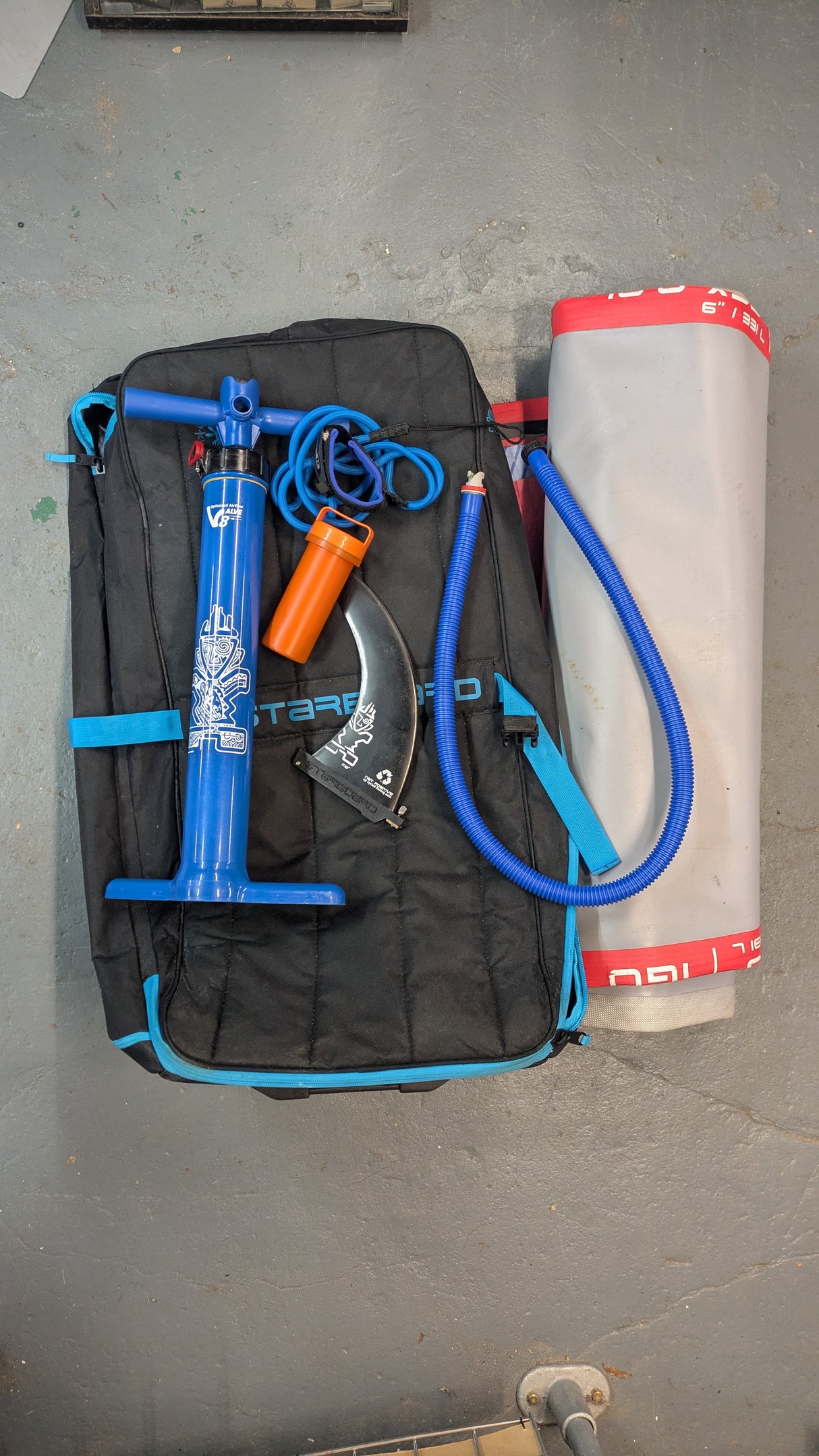 Starboard iGo Deluxe 10'8" x 33" - Ex Demo