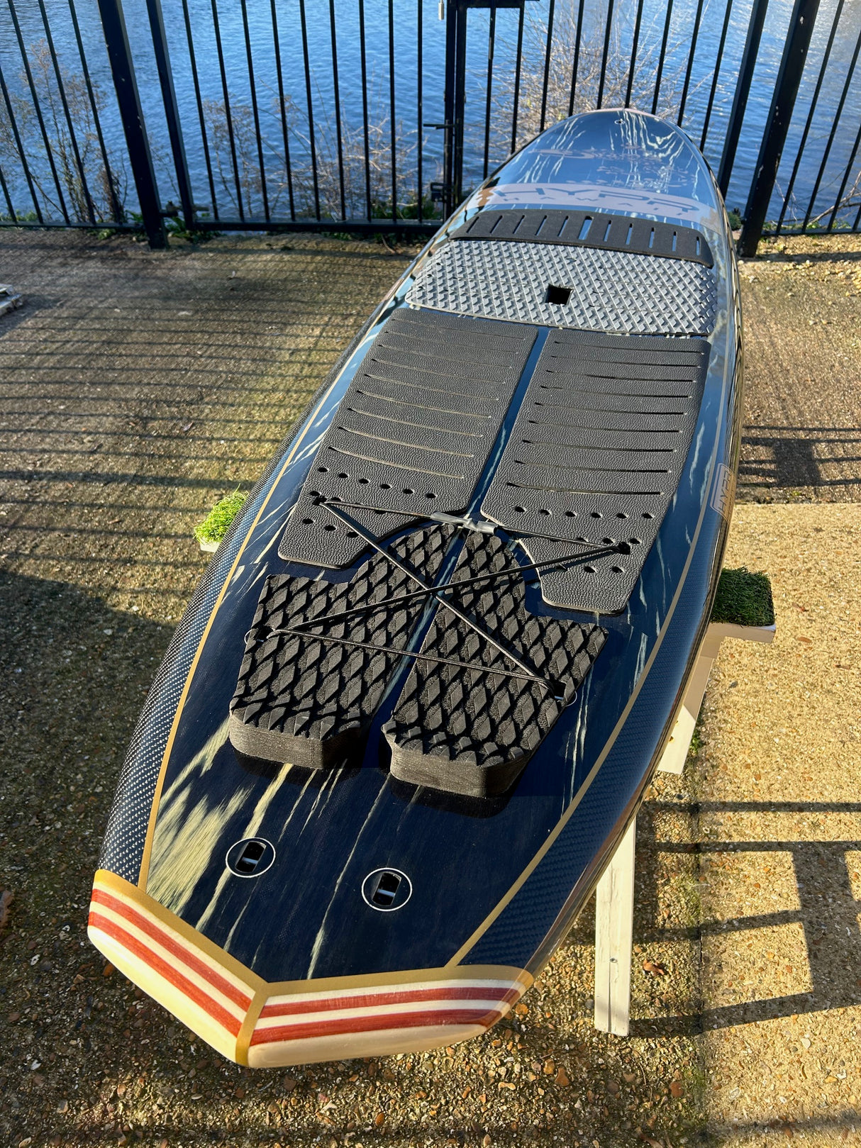 Hypr Hawaii Alia 9’6” x 27” x 4” – Unobtainium Construction