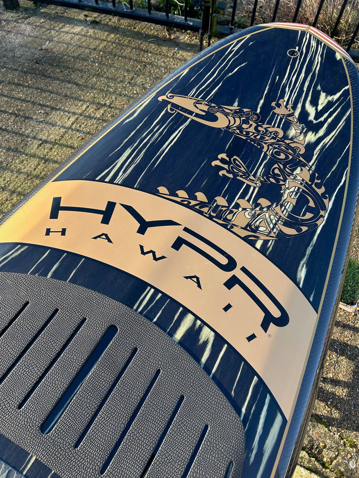 Hypr Hawaii Alia 9’6” x 27” x 4” – Unobtainium Construction