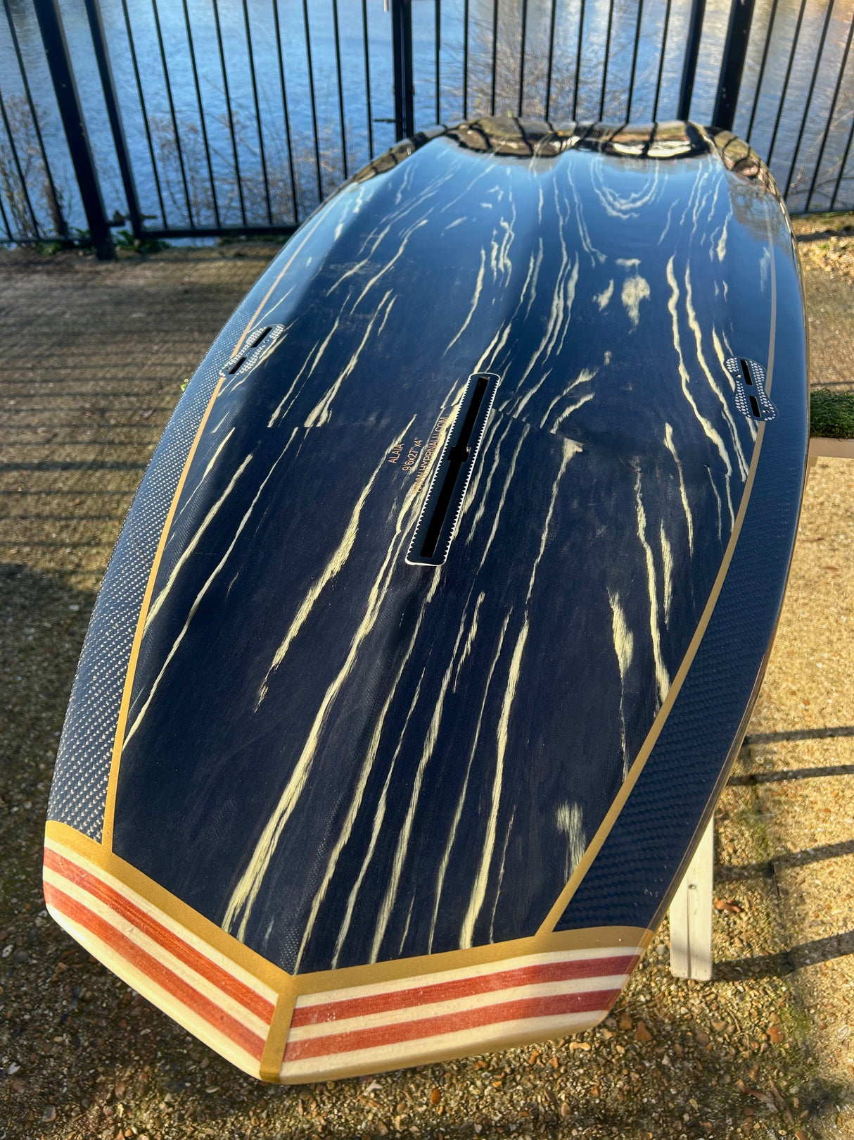 Hypr Hawaii Alia 9’6” x 27” x 4” – Unobtainium Construction